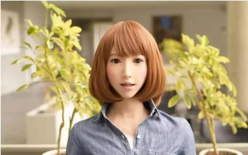 日本一部脑洞大开的电影男子获赠美女机器人做妻子(图1)